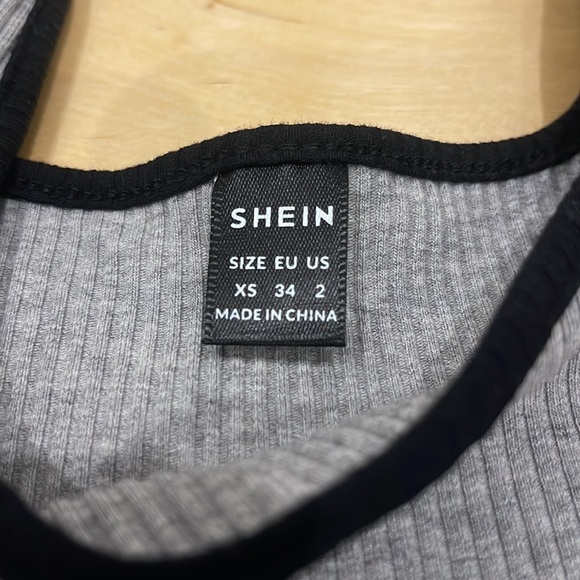 Shein tank - Picture 2 of 2